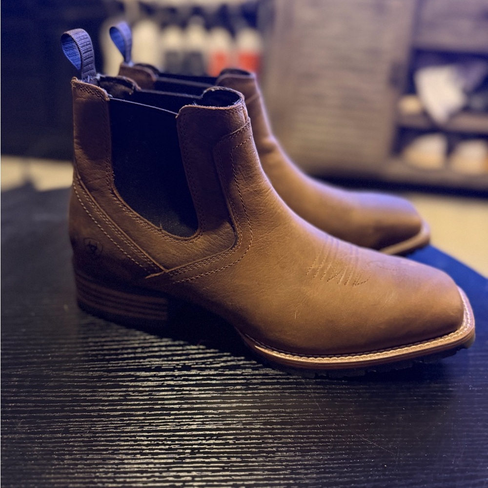 Ariat Brown Leather Western Boots - Picture 2 of 5